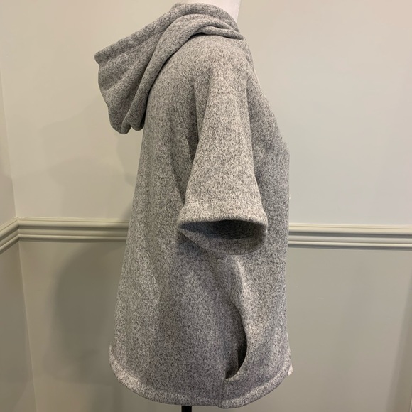 Roots Shortsleeved Hoodie - Picture 2 of 4